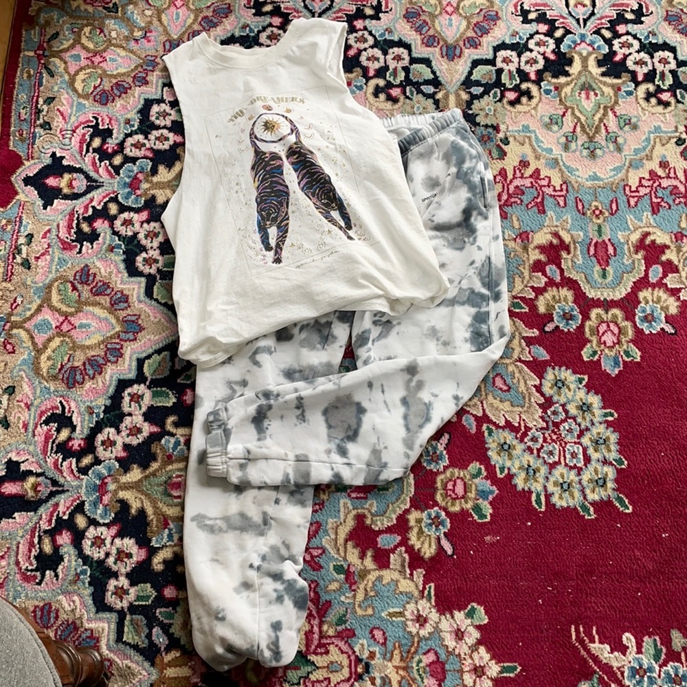 Spiritual Gangster sweatpants and tank outfit